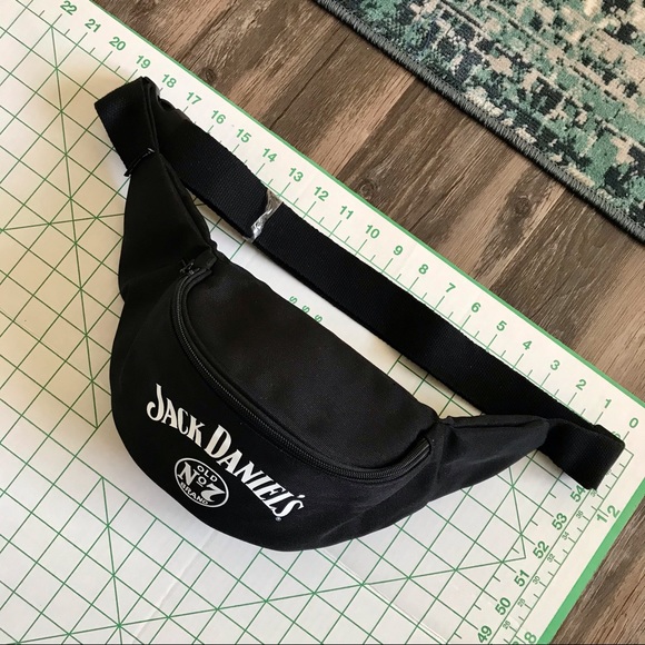 Jack Daniels Insulated Fanny Pack Cooler Bag *A9 - Picture 8 of 11